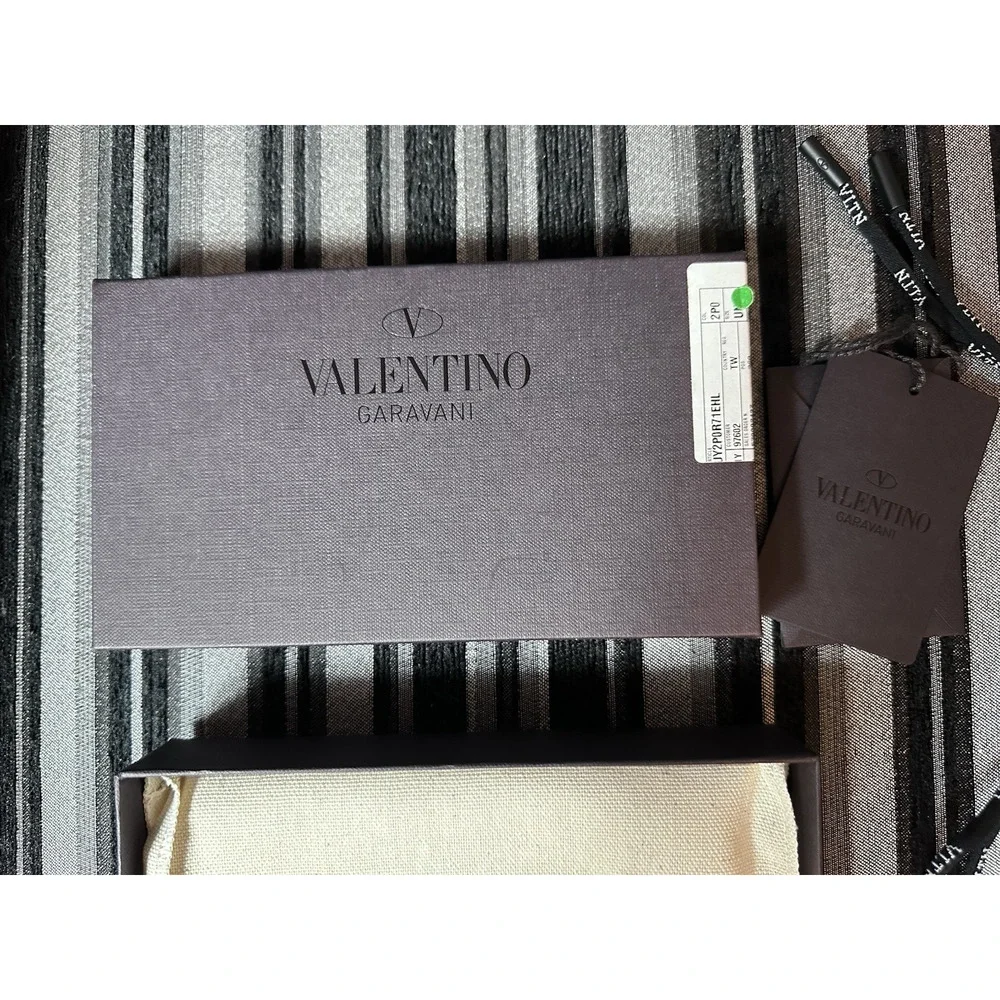 Valentino lots life